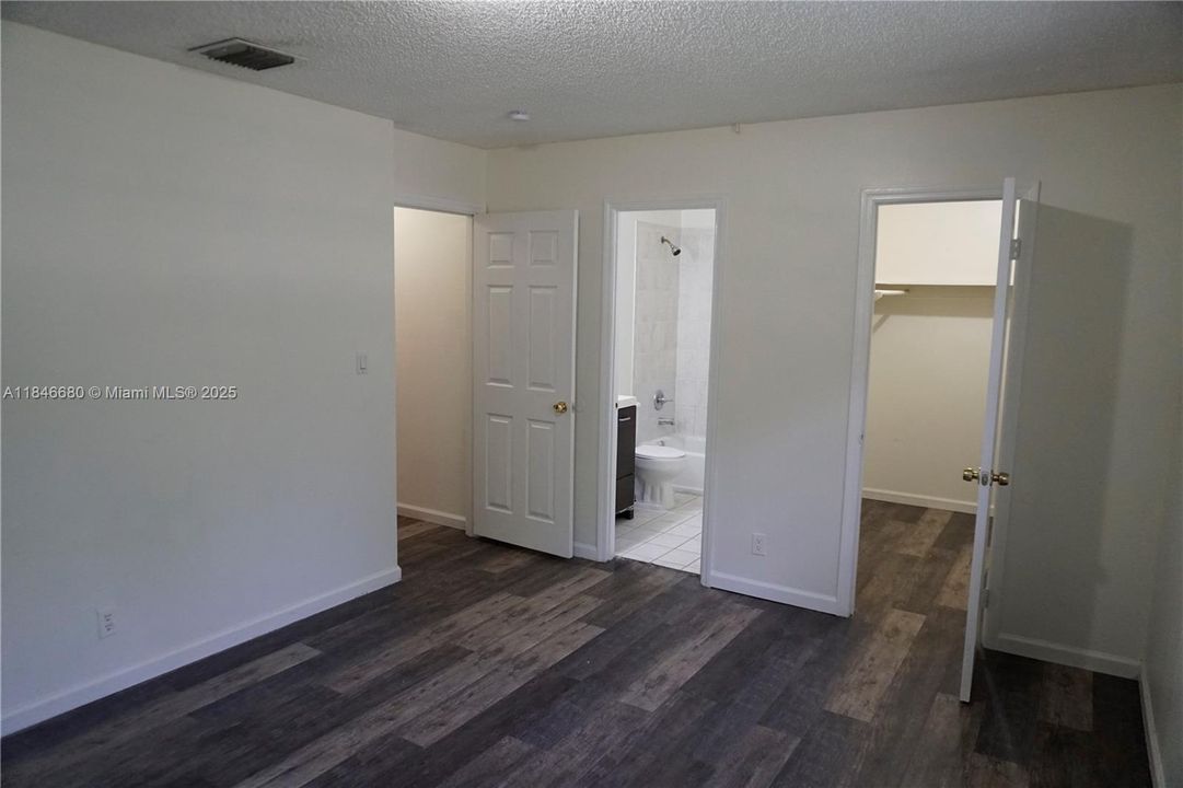 Недавно продано: $350,000 (3 спален, 2 ванн, 1458 Квадратных фут)