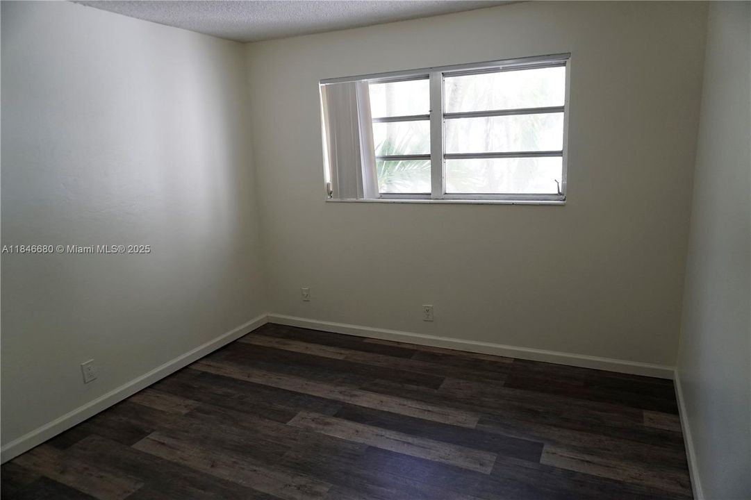 Недавно продано: $350,000 (3 спален, 2 ванн, 1458 Квадратных фут)