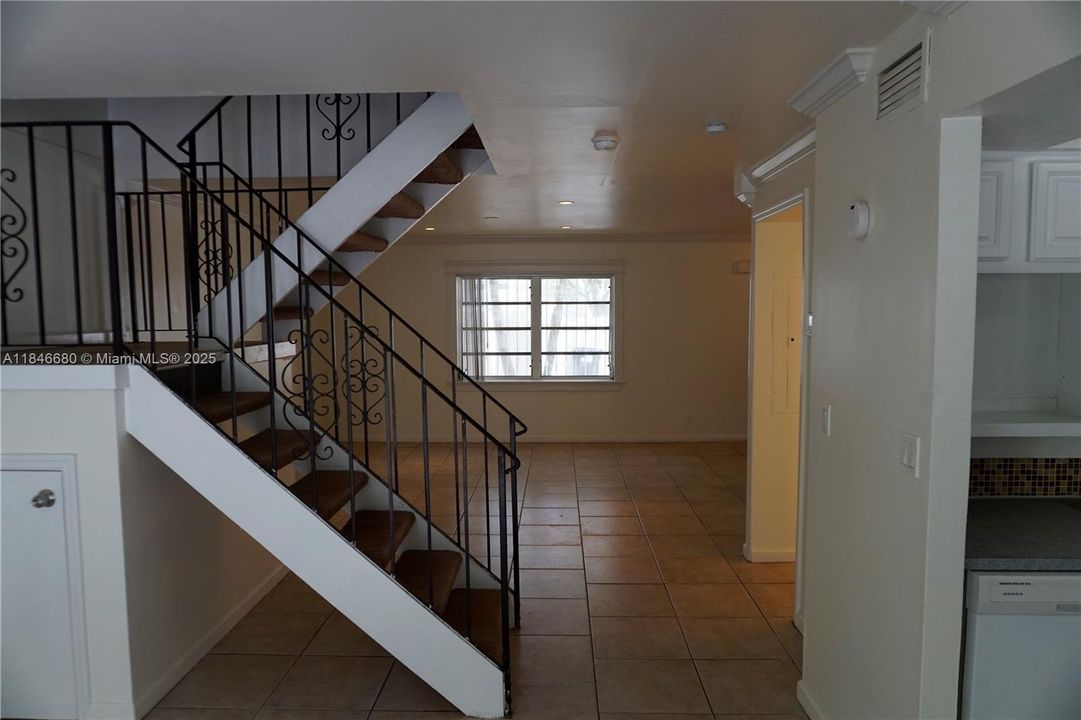 Недавно продано: $350,000 (3 спален, 2 ванн, 1458 Квадратных фут)