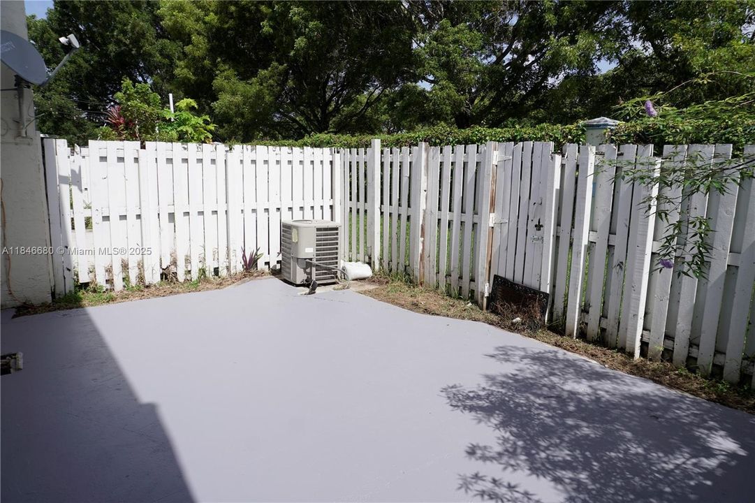 Недавно продано: $350,000 (3 спален, 2 ванн, 1458 Квадратных фут)