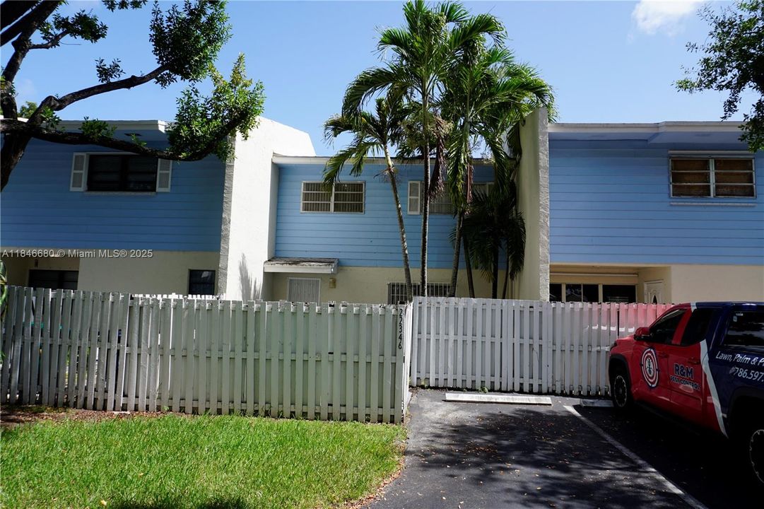 Недавно продано: $350,000 (3 спален, 2 ванн, 1458 Квадратных фут)