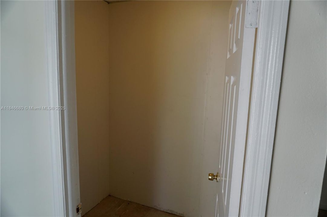 Недавно продано: $350,000 (3 спален, 2 ванн, 1458 Квадратных фут)