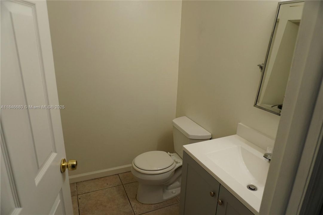 Недавно продано: $350,000 (3 спален, 2 ванн, 1458 Квадратных фут)