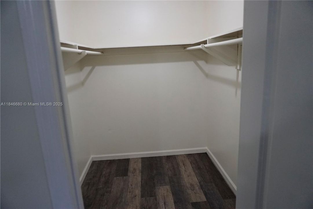 Недавно продано: $350,000 (3 спален, 2 ванн, 1458 Квадратных фут)