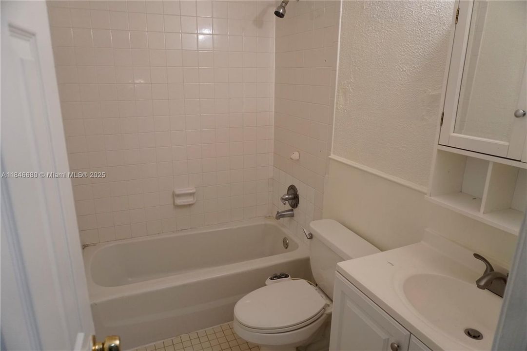 Недавно продано: $350,000 (3 спален, 2 ванн, 1458 Квадратных фут)