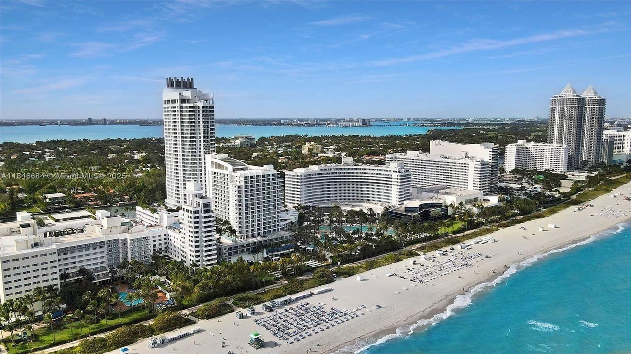 На продажу: $2,400,000 (2 спален, 3 ванн, 1557 Квадратных фут)