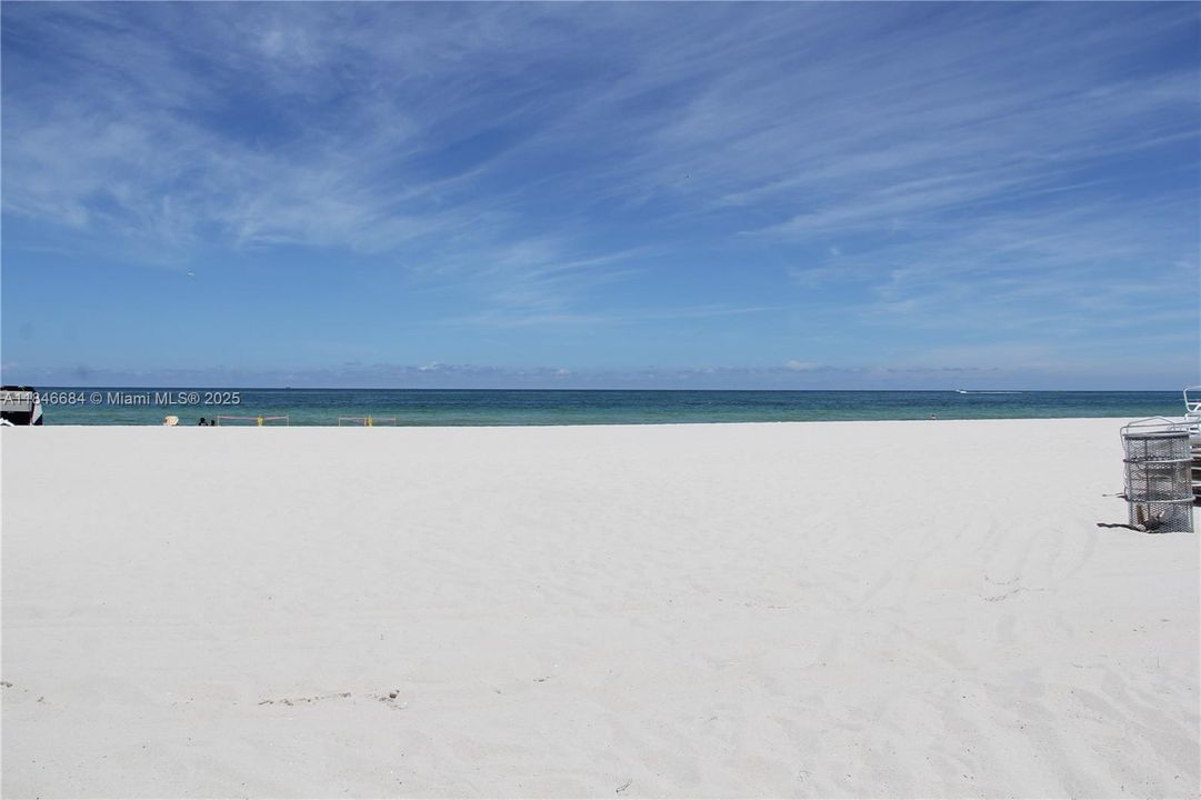 На продажу: $2,400,000 (2 спален, 3 ванн, 1557 Квадратных фут)