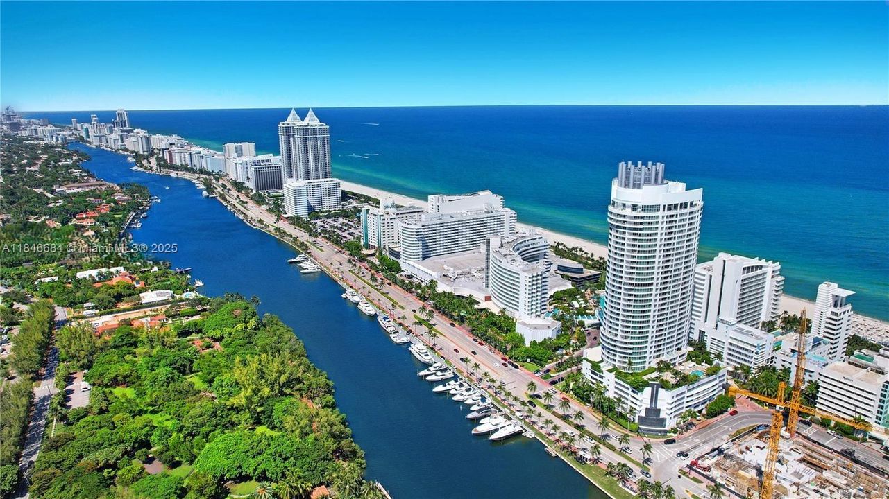 На продажу: $2,400,000 (2 спален, 3 ванн, 1557 Квадратных фут)