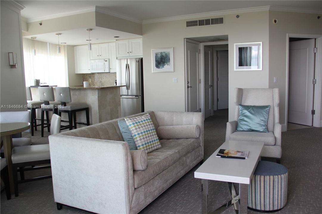 На продажу: $2,400,000 (2 спален, 3 ванн, 1557 Квадратных фут)