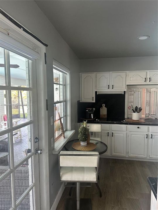 For Sale: $490,000 (5 beds, 3 baths, 2515 Square Feet)