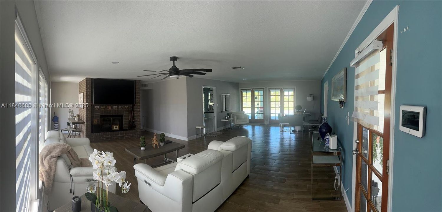 For Sale: $490,000 (5 beds, 3 baths, 2515 Square Feet)