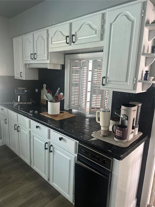 For Sale: $490,000 (5 beds, 3 baths, 2515 Square Feet)