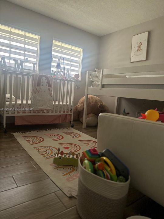 For Sale: $490,000 (5 beds, 3 baths, 2515 Square Feet)