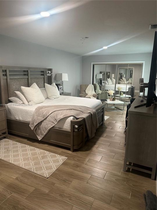 For Sale: $490,000 (5 beds, 3 baths, 2515 Square Feet)