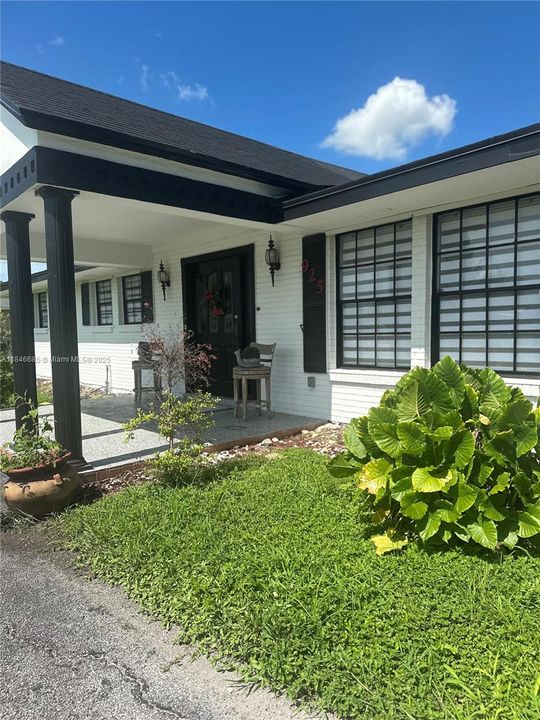 For Sale: $490,000 (5 beds, 3 baths, 2515 Square Feet)