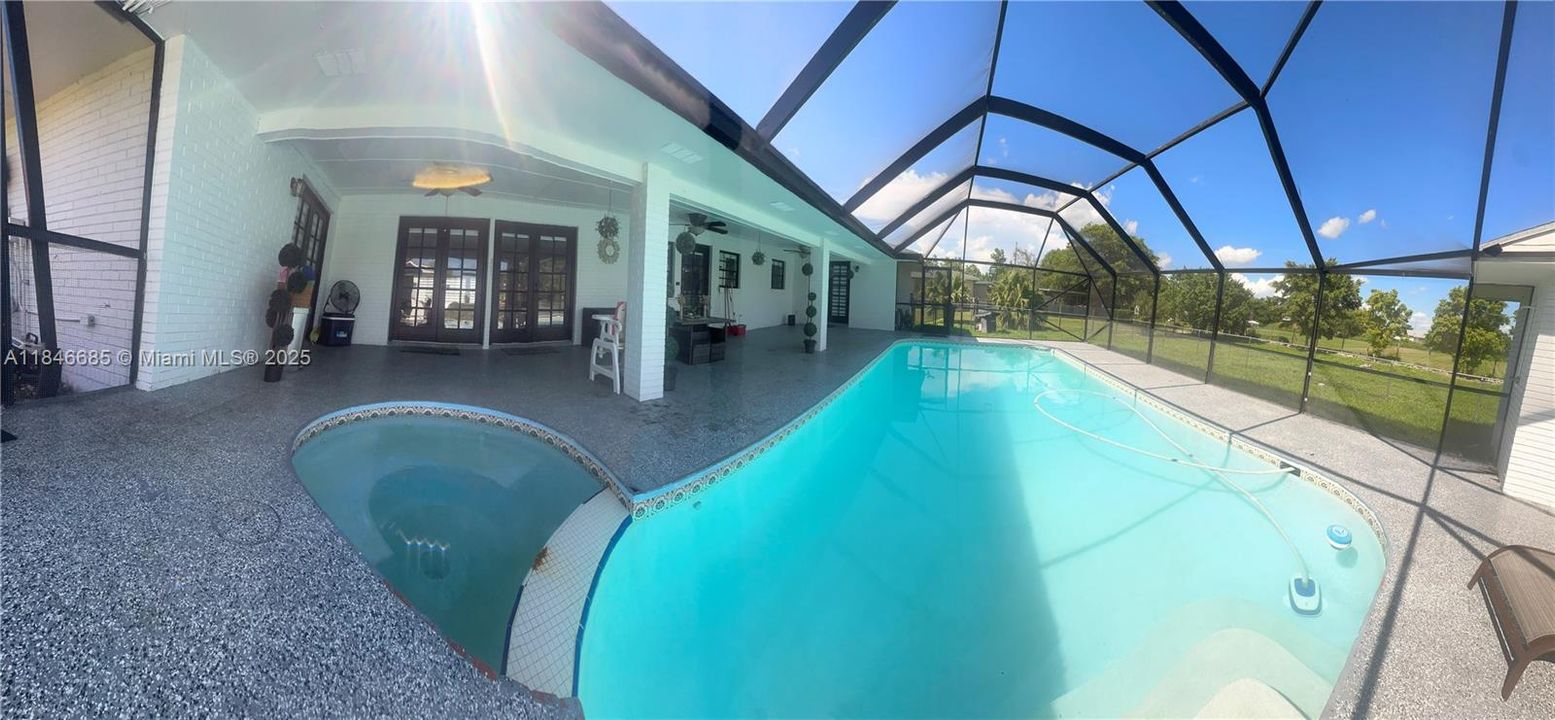 For Sale: $490,000 (5 beds, 3 baths, 2515 Square Feet)