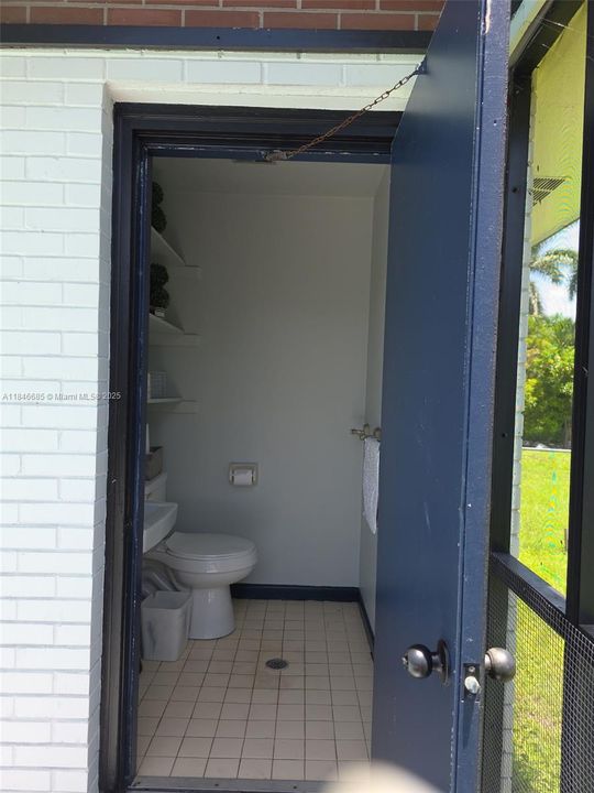 For Sale: $490,000 (5 beds, 3 baths, 2515 Square Feet)