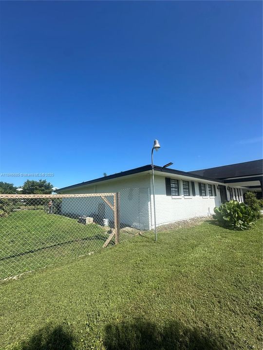 For Sale: $490,000 (5 beds, 3 baths, 2515 Square Feet)