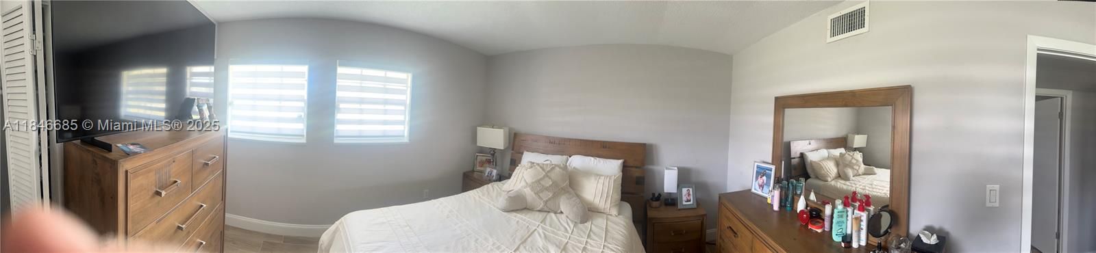 For Sale: $490,000 (5 beds, 3 baths, 2515 Square Feet)