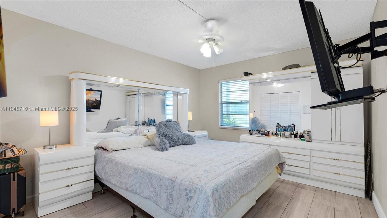 Vendido Recientemente: $155,000 (2 camas, 1 baños, 953 Pies cuadrados)