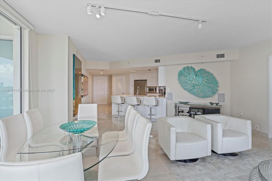 Недавно продано: $930,000 (3 спален, 2 ванн, 1489 Квадратных фут)