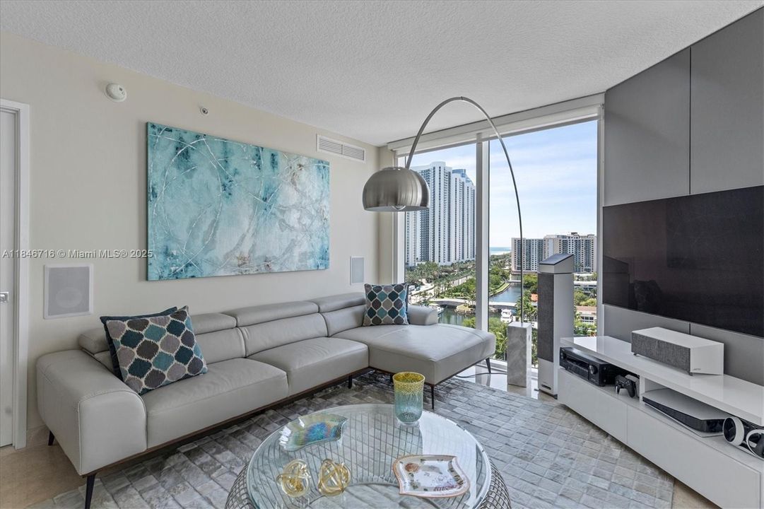 Недавно продано: $930,000 (3 спален, 2 ванн, 1489 Квадратных фут)