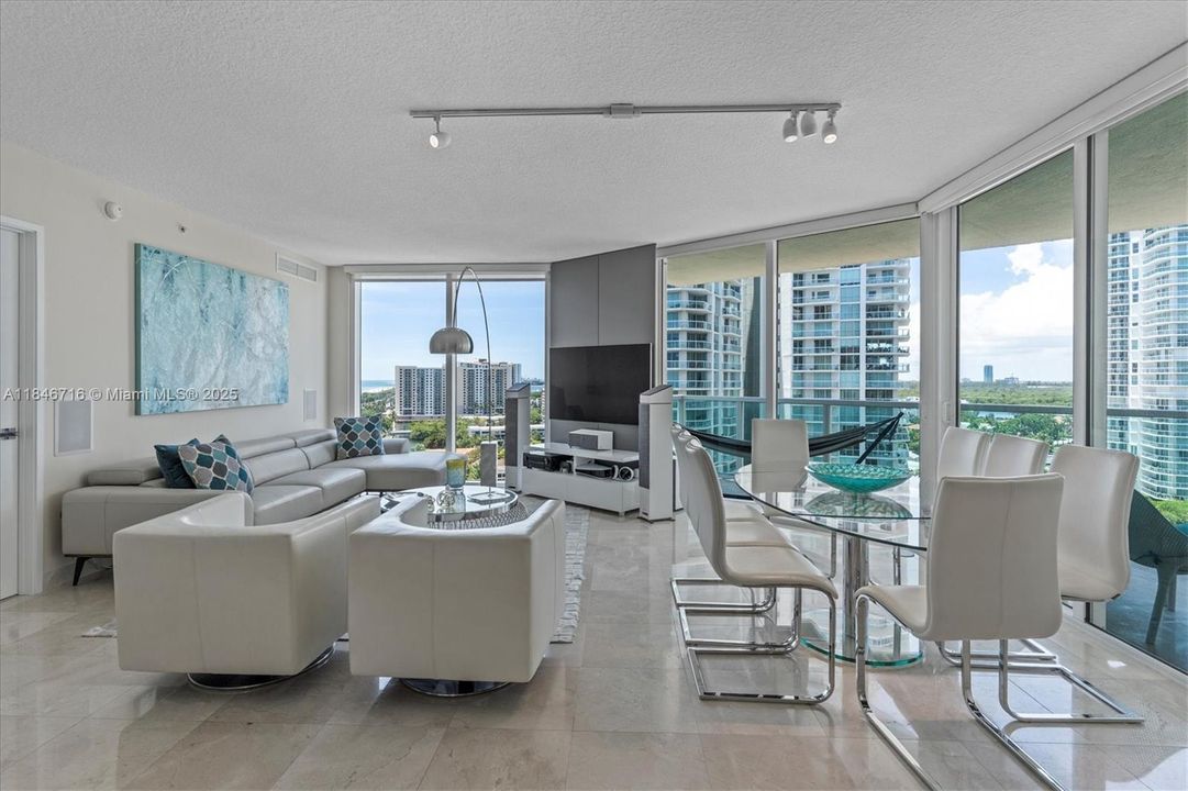 Недавно продано: $930,000 (3 спален, 2 ванн, 1489 Квадратных фут)