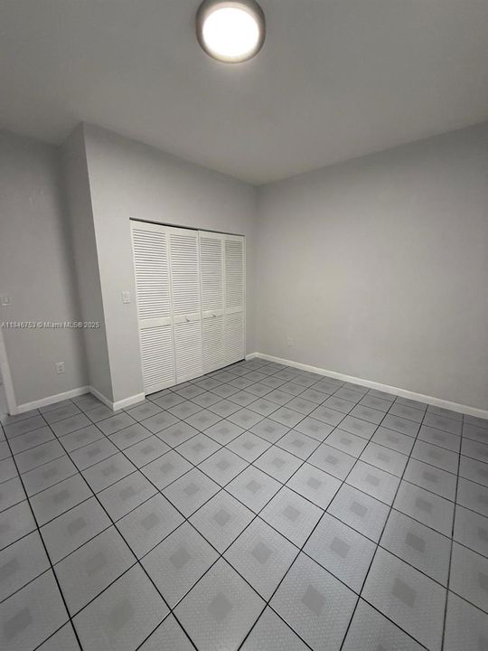 Vendido Recientemente: $750,000 (6 camas, 4 baños, 2622 Pies cuadrados)