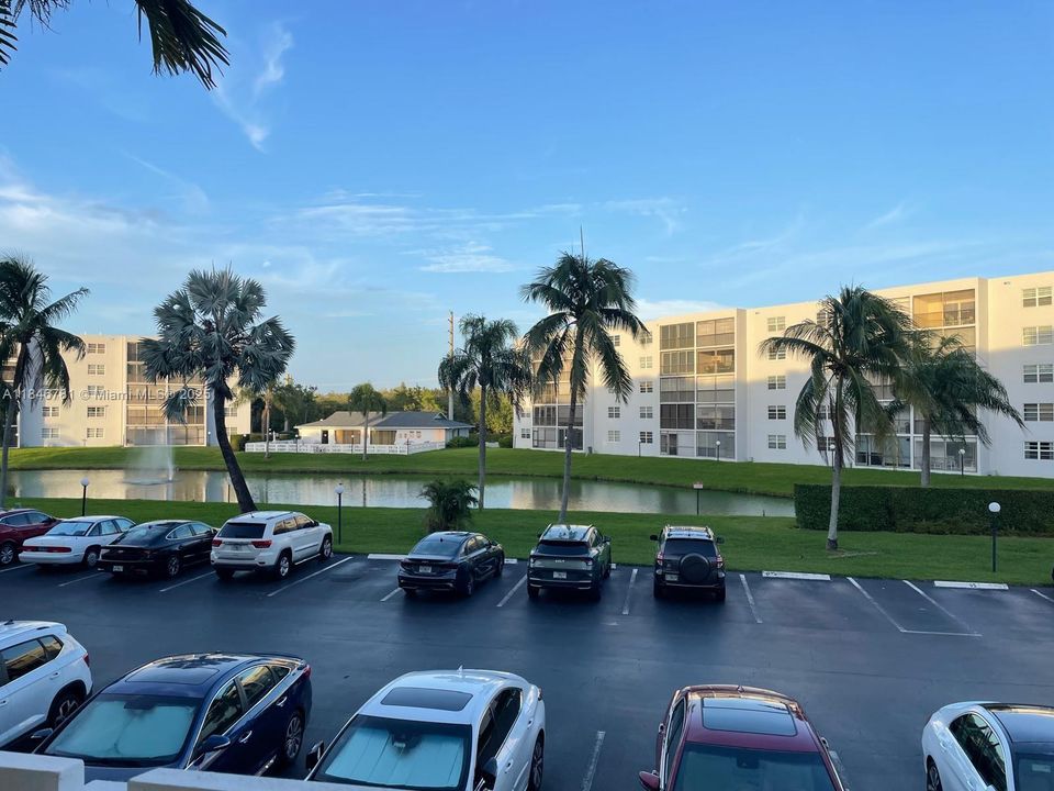 For Sale: $275,000 (2 beds, 2 baths, 1190 Square Feet)