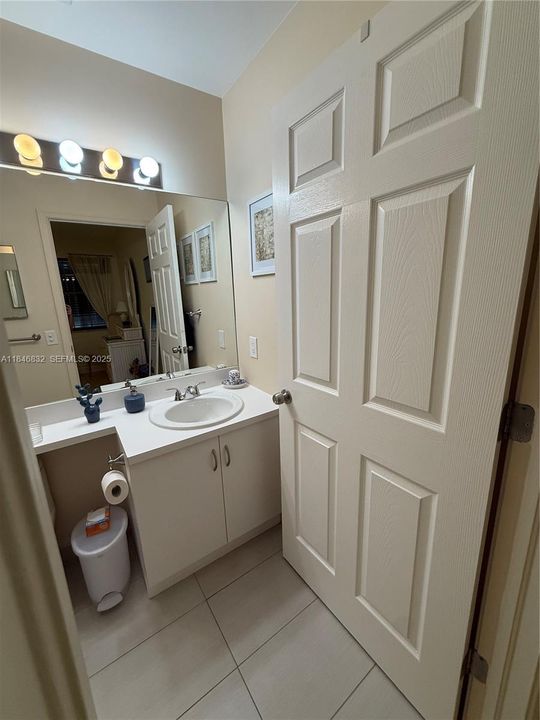 待售: $249,000 (2 贝兹, 2 浴室, 1128 平方英尺)