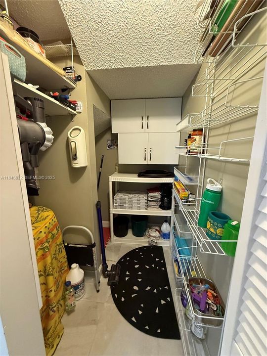 待售: $249,000 (2 贝兹, 2 浴室, 1128 平方英尺)