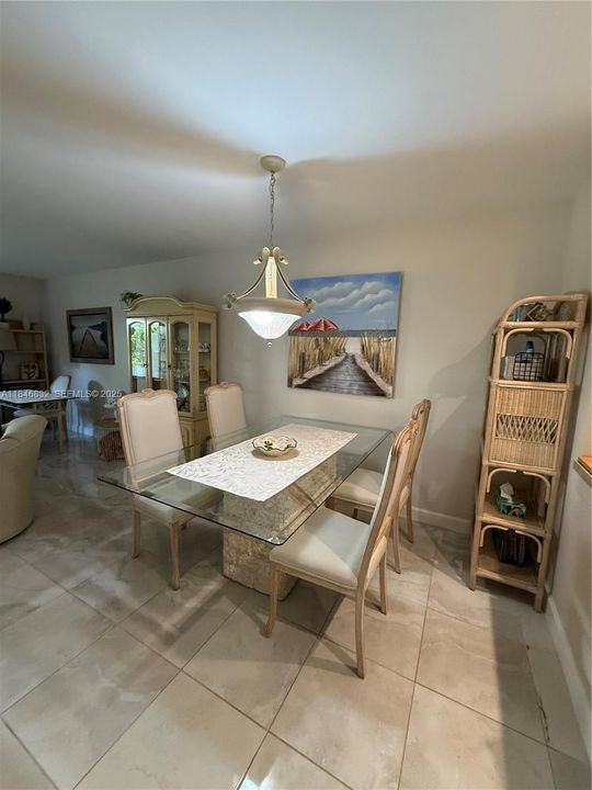 待售: $249,000 (2 贝兹, 2 浴室, 1128 平方英尺)