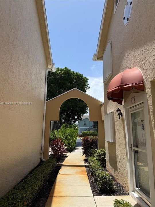 待售: $249,000 (2 贝兹, 2 浴室, 1128 平方英尺)