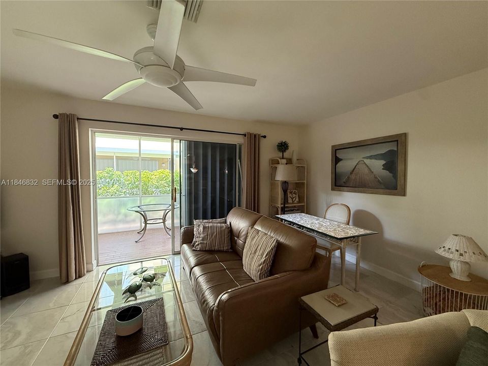 待售: $249,000 (2 贝兹, 2 浴室, 1128 平方英尺)