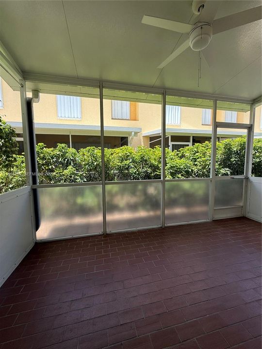 待售: $249,000 (2 贝兹, 2 浴室, 1128 平方英尺)