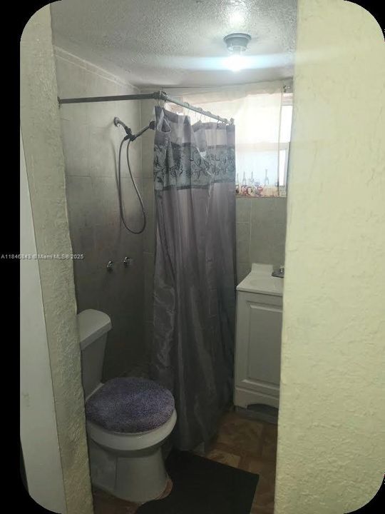 Recently Rented: $1,000 (1 beds, 1 baths, 400 Square Feet)