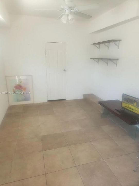 Recently Rented: $1,000 (1 beds, 1 baths, 400 Square Feet)