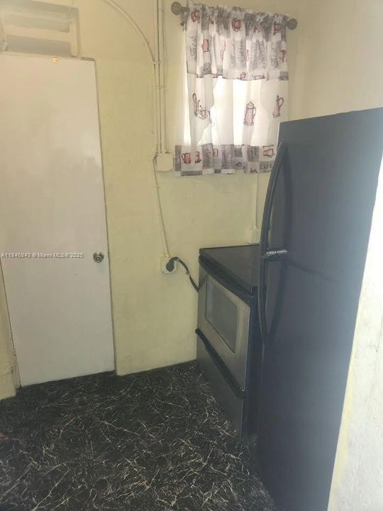 Recently Rented: $1,000 (1 beds, 1 baths, 400 Square Feet)