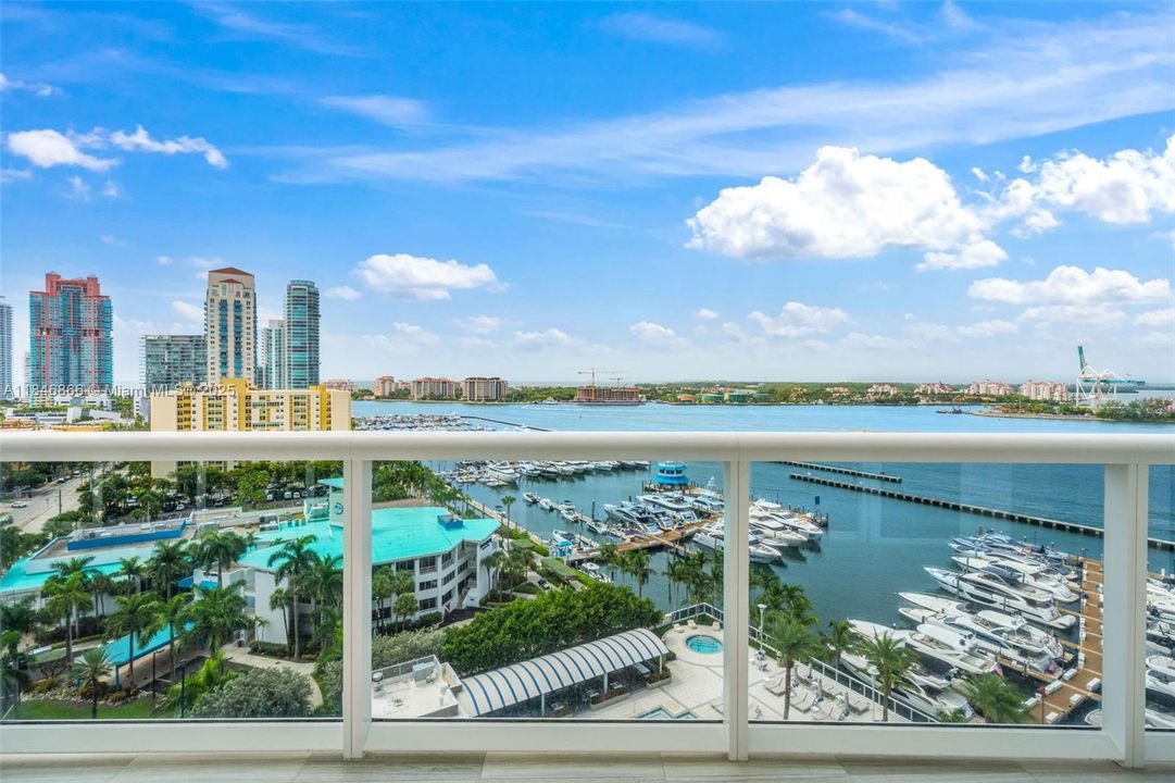 For Sale: $2,800,000 (2 beds, 2 baths, 1600 Square Feet)