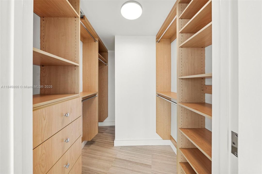 For Sale: $2,800,000 (2 beds, 2 baths, 1600 Square Feet)