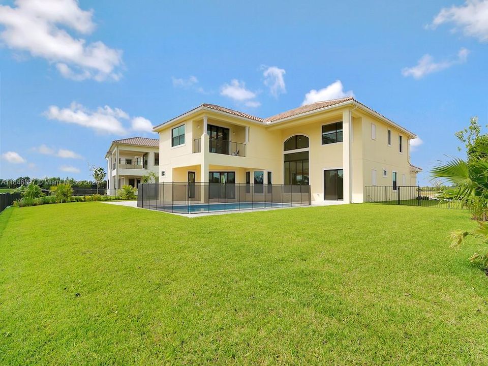 В аренду: $12,000 (5 спален, 5 ванн, 4583 Квадратных фут)