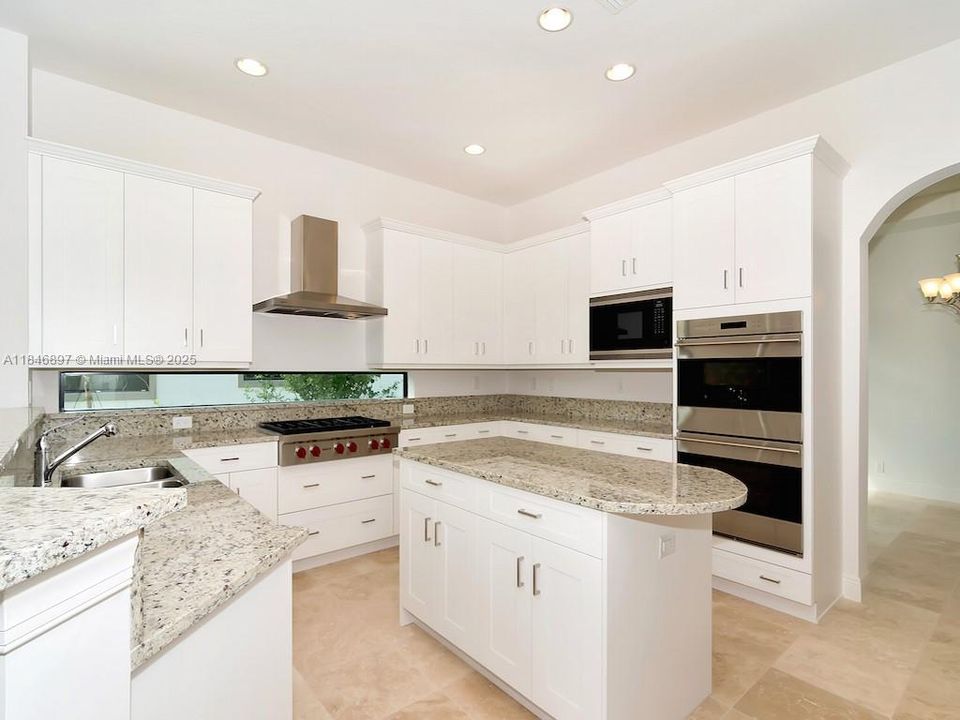 В аренду: $12,000 (5 спален, 5 ванн, 4583 Квадратных фут)