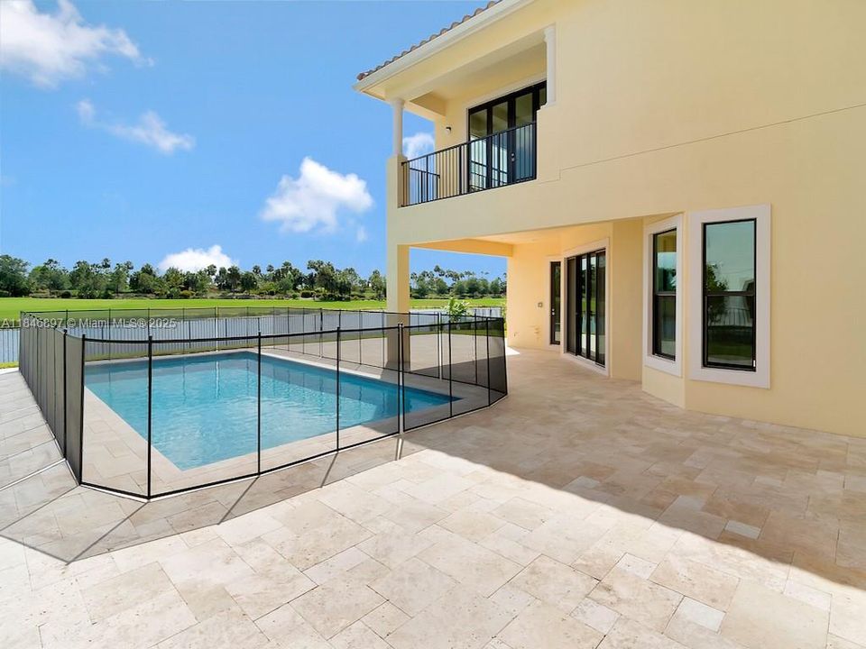 В аренду: $12,000 (5 спален, 5 ванн, 4583 Квадратных фут)