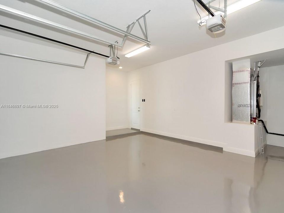 В аренду: $12,000 (5 спален, 5 ванн, 4583 Квадратных фут)