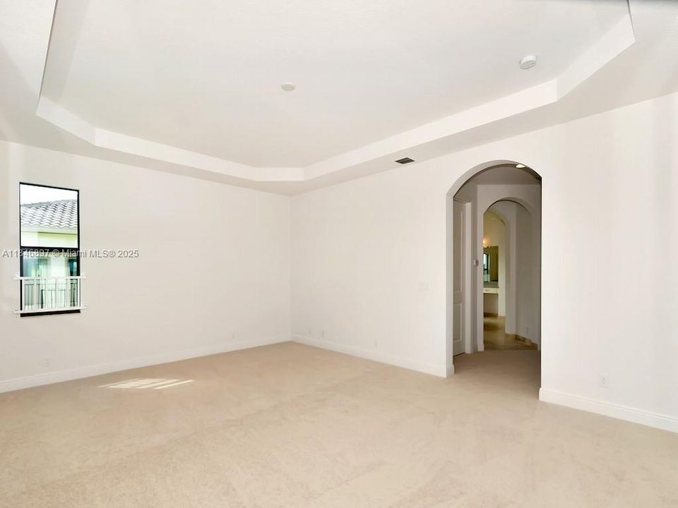 В аренду: $12,000 (5 спален, 5 ванн, 4583 Квадратных фут)