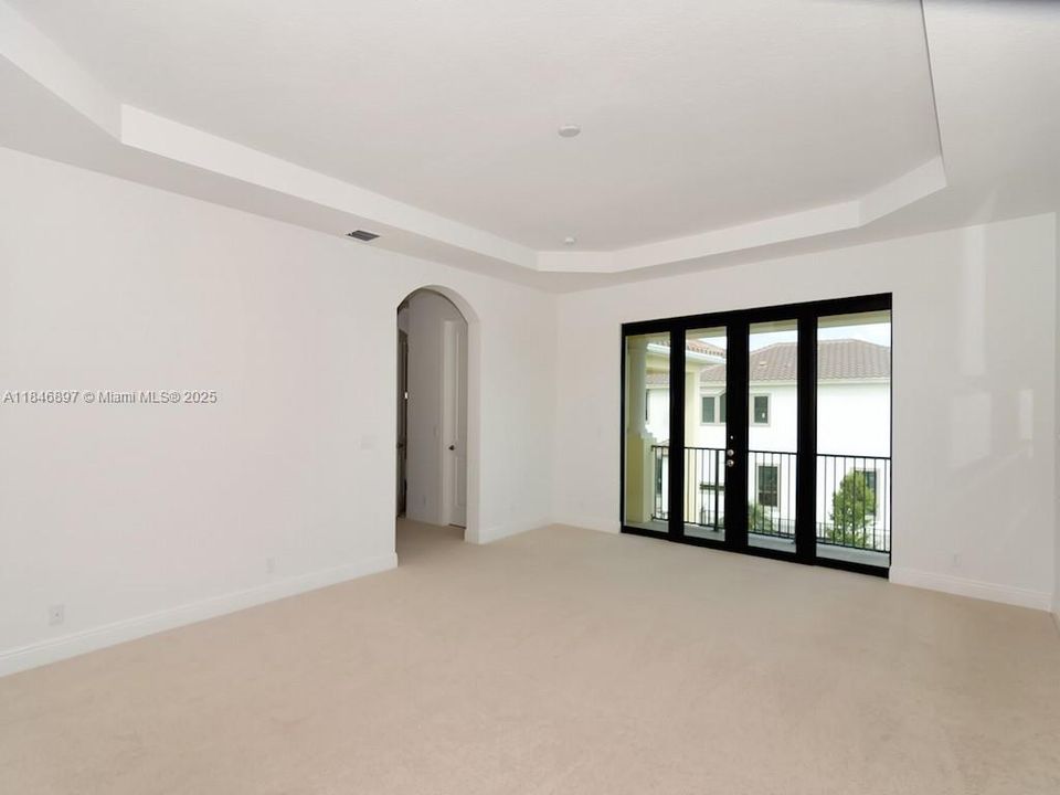 В аренду: $12,000 (5 спален, 5 ванн, 4583 Квадратных фут)