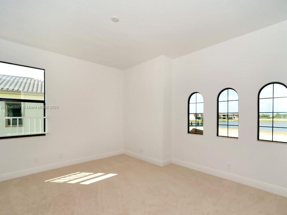 В аренду: $12,000 (5 спален, 5 ванн, 4583 Квадратных фут)