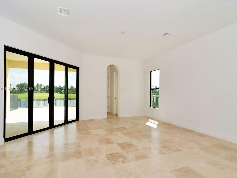 В аренду: $12,000 (5 спален, 5 ванн, 4583 Квадратных фут)