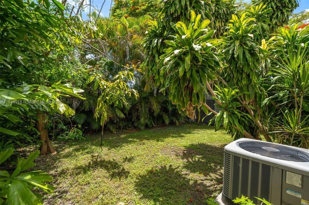 Под контрактом: $925,000 (0 спален, 0 ванн, 1426 Квадратных фут)