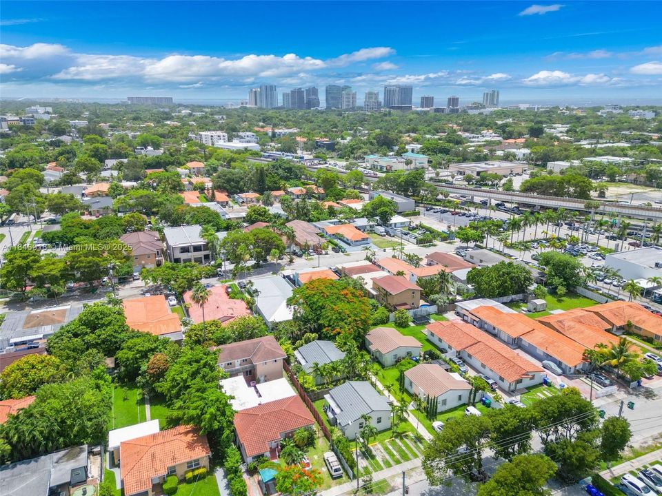 Под контрактом: $925,000 (0 спален, 0 ванн, 1426 Квадратных фут)